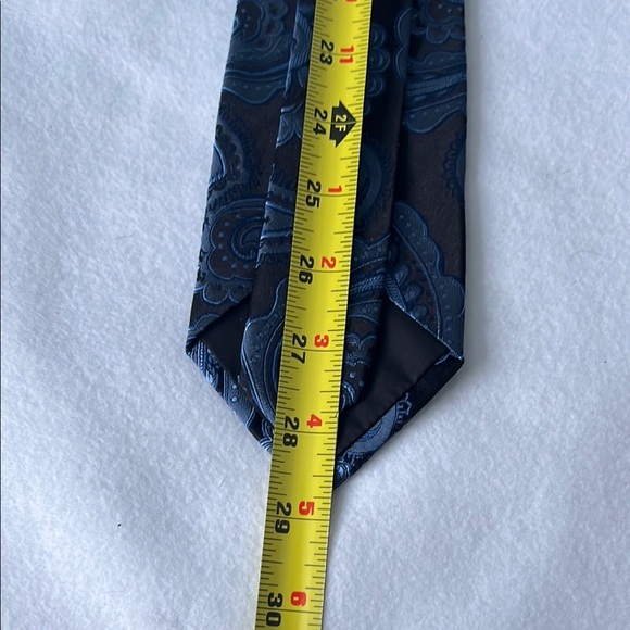 Hugo Boss Men's Blue Paisley Tie 58”/3 1/4” - Picture 3 of 4